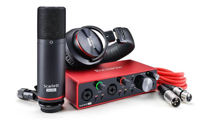 Focusrite Scarlett 2I2 Studio Bundle