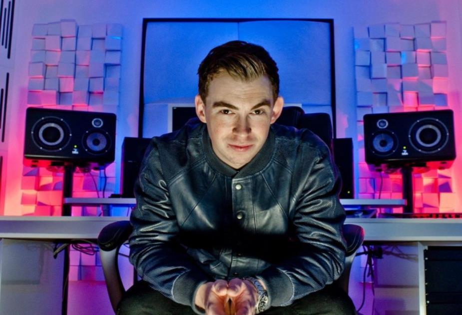 Ghost production as collaboration